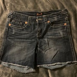 Women’s, Seven7, US 10, denim shorts, 6.5” inseam